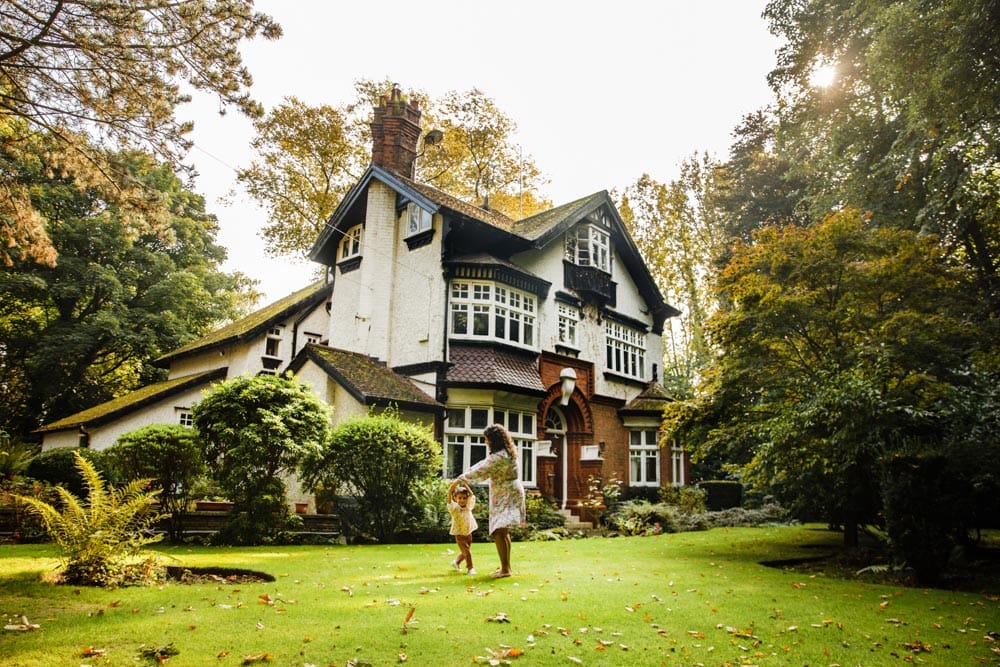 lovely worsley woodland home