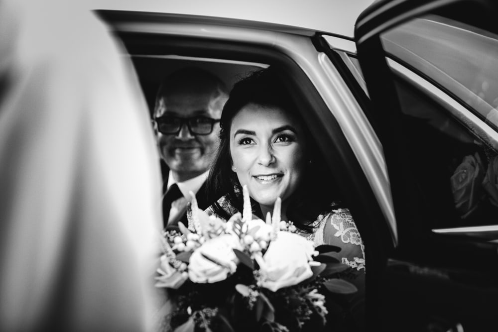 bride leaving the car at st vincents