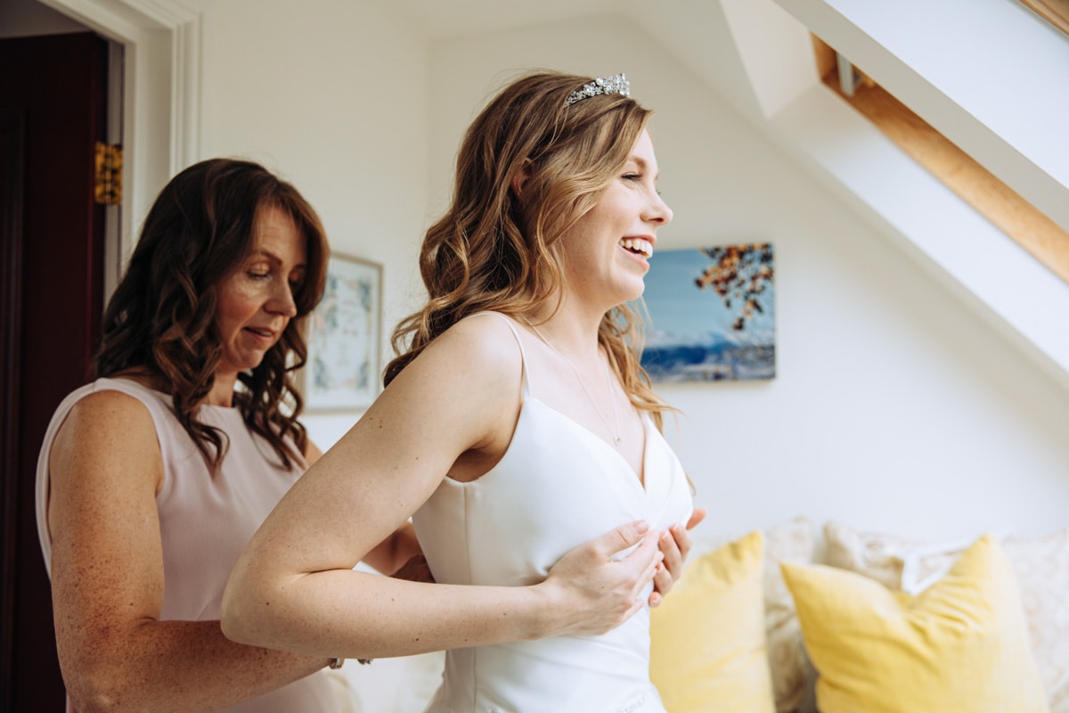 bridal prep Oldfield Farm wedding photography