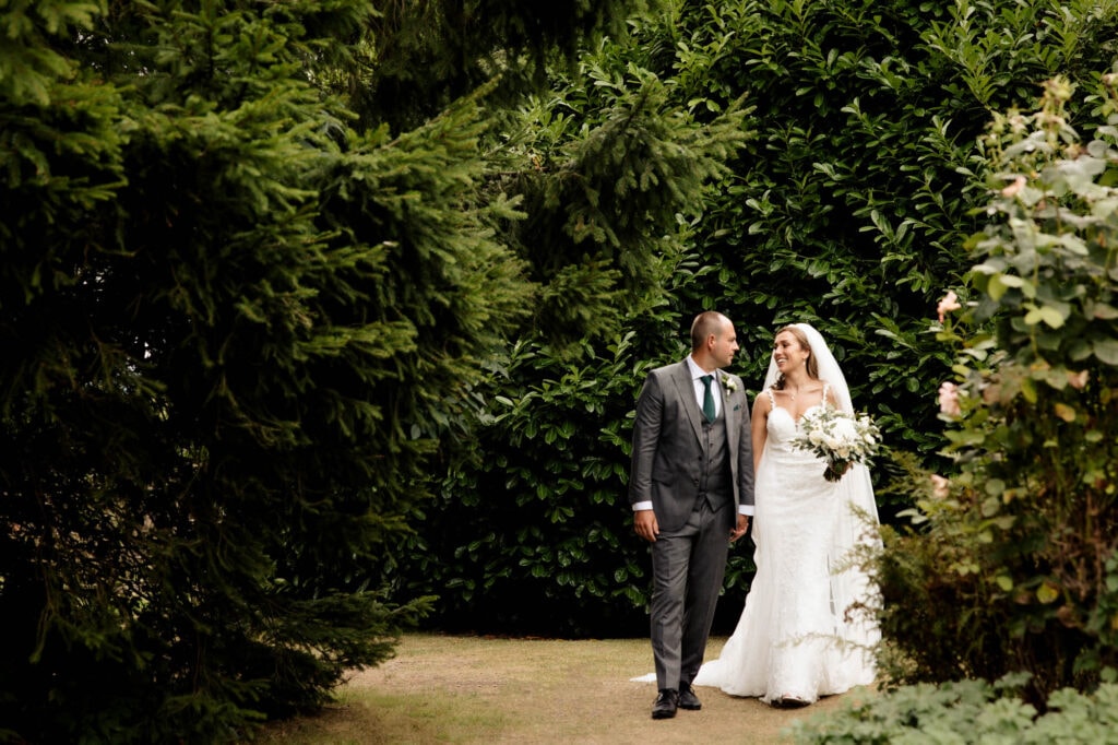 shireburn arms wedding photography by er photography for Carolyn and Callum's wedding