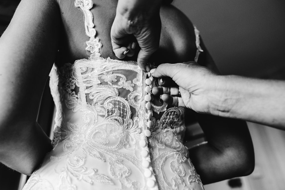 shireburn arms wedding photography by er photography for Carolyn and Callum's wedding