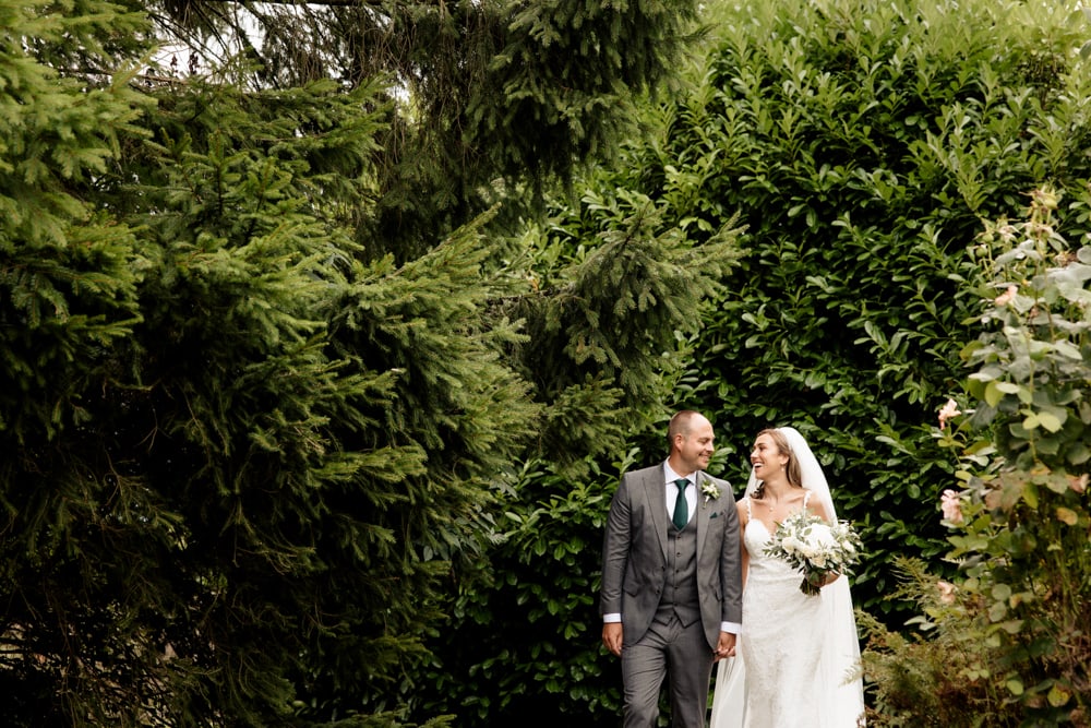 shireburn arms wedding photography by er photography for Carolyn and Callum's wedding