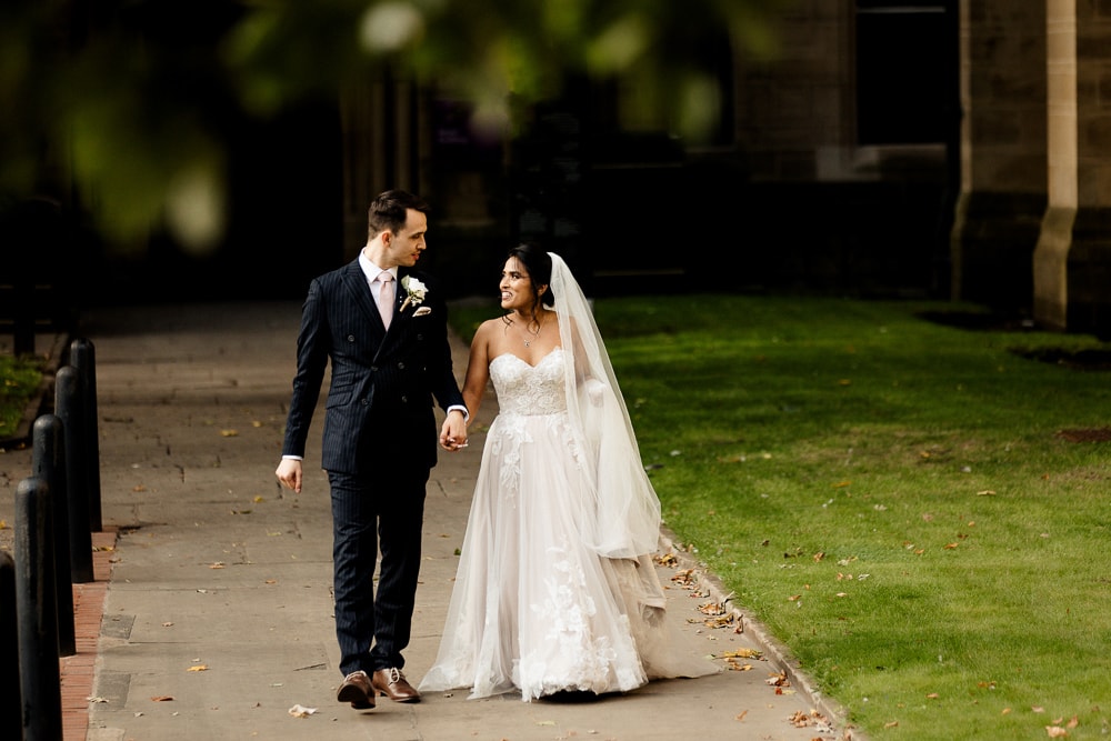 wedding photos at Manchester University Chambers garden