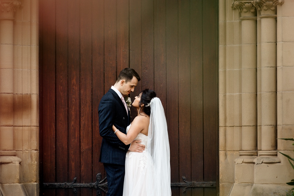 wedding photos at Manchester University Chambers garden