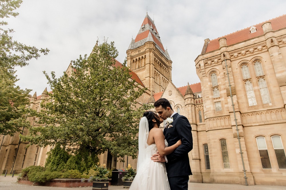 wedding photos at Manchester University Chambers garden
