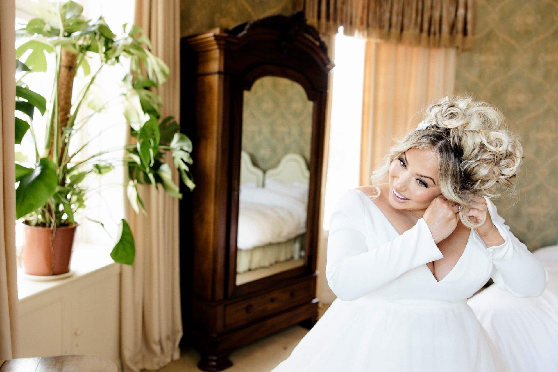 bridal preparations in the round room in The Citadel in Shropshire