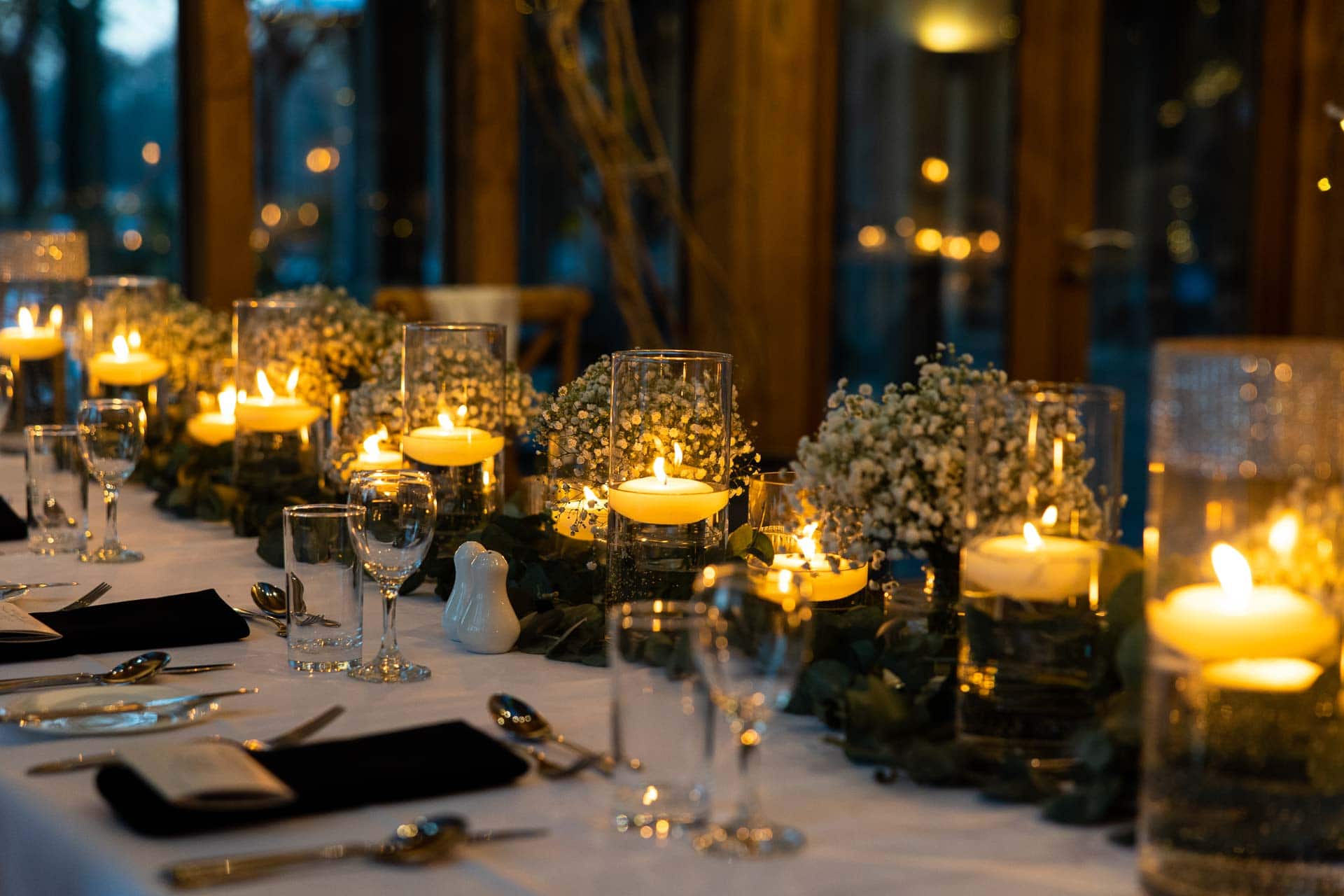 wedding breakfast and speeches at the oak tree peover