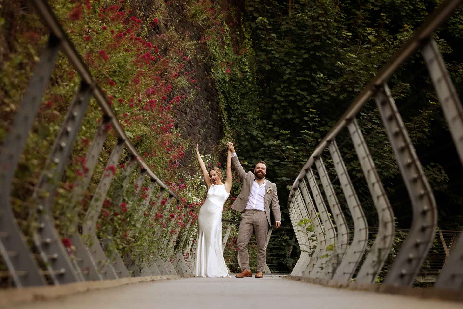 er photographers a team of wedding photographers based in manchester a variety of wedding photos for their online portfolio