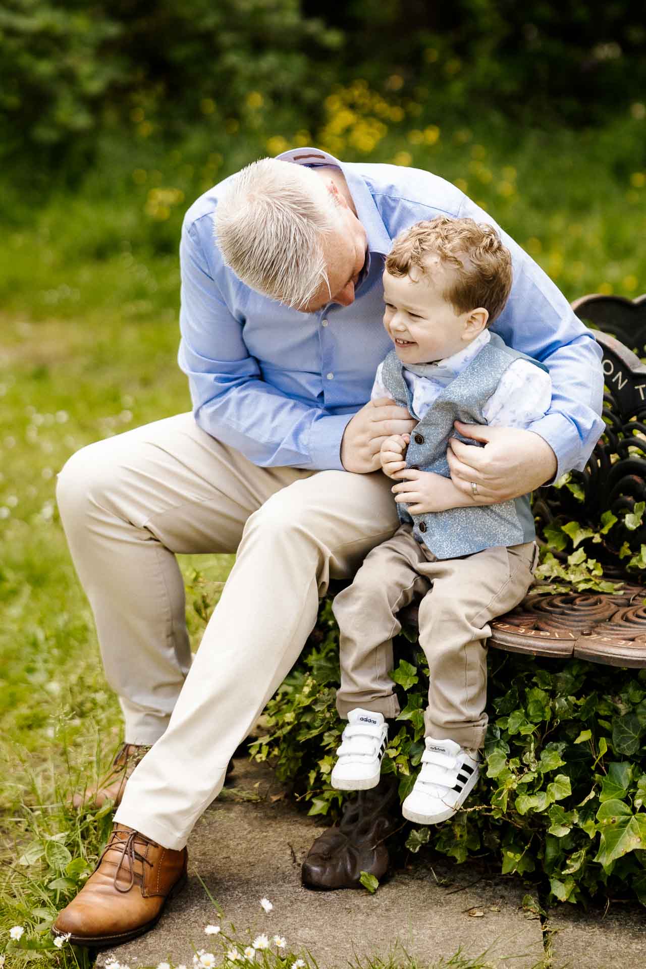roe green worsley family photographer for mini family photoshoot sessions
