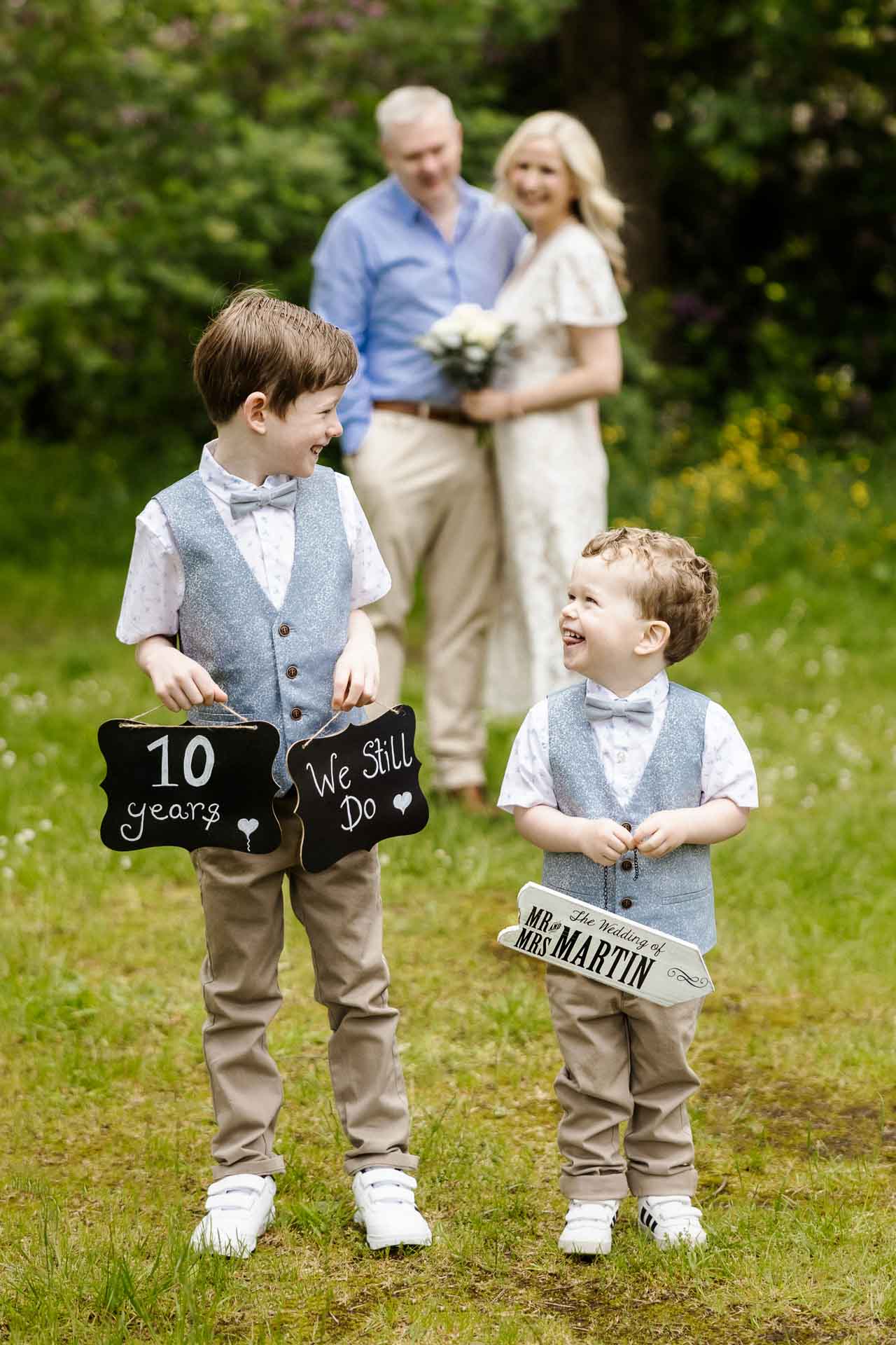 roe green worsley family photographer for mini family photoshoot sessions