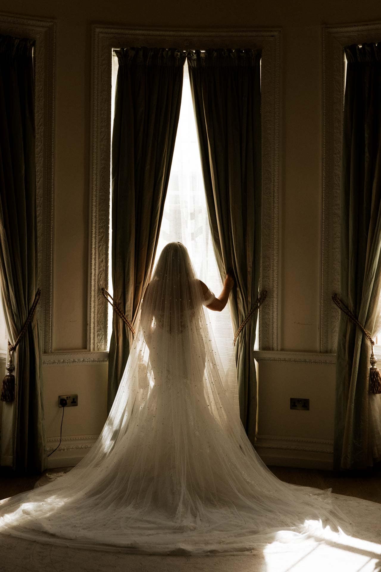 Old Palace Chester wedding photographer the wedding of Cath & Josh in the summer of spring of 2024